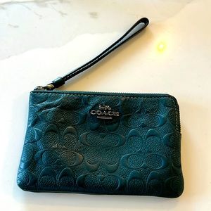 Corner Zip Wristlet
